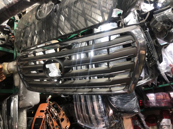 Land Cruiser lc200 model 2013 to 2015 - Image 2