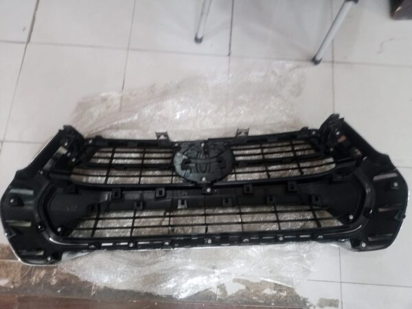 Front grill Hilux - Image 3