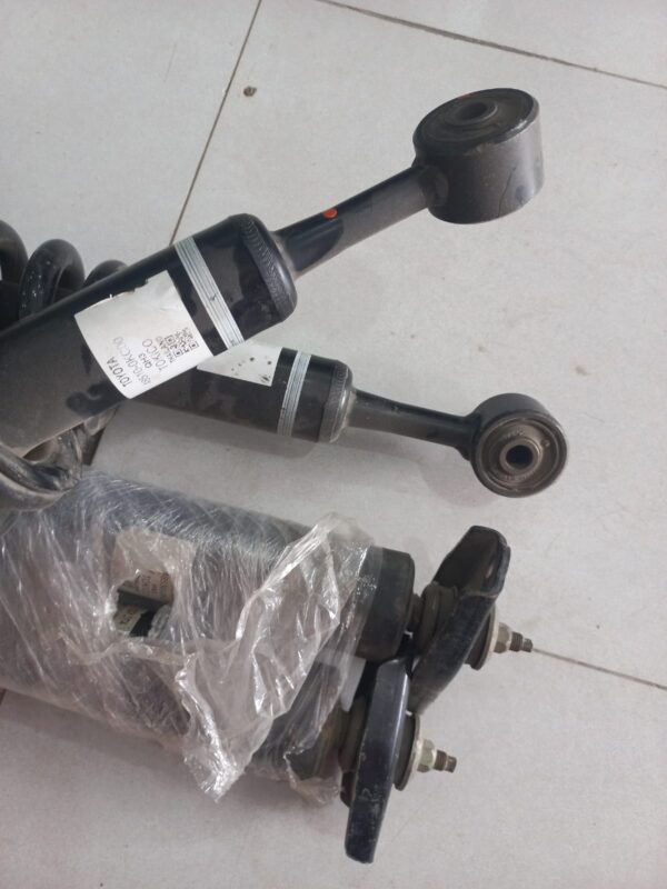 shock absorber for Fortuner, Legendre, Prado - Image 4